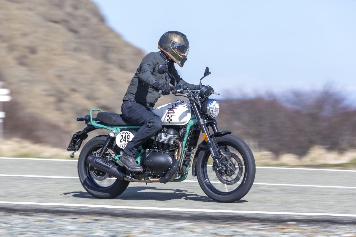 Royal Enfield Bear 650, la scrambler con 48 CV e un prezzo da urlo (ed è fatta dannatamente bene) +VIDEO+